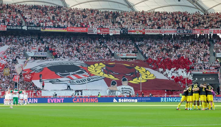 Im Bild: Stuttgart-Fans zeigen eine Choreographie vor Anpfiff 19.09.2026, VfB Stuttgart - Borussia Dortmund, 1. Bundesliga, 4. Spieltag, Deutschland, Stuttgart, MHP Arena, DFL REGULATIONS PROHIBIT ANY USE OF PHOTOGRAPHS AS IMAGE SEQUENCES AND OR QUASI-VIDEO. Copyright: HMBxMedia xJulienxBecker