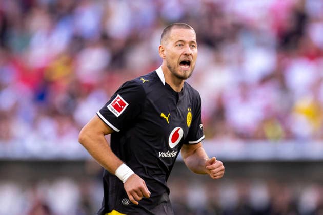19.09.2026, Fussball, 4. Spieltag der 1. Fussball Bundesliga, VfB Stuttgart - Borussia Dortmund. Waldemar Anton (Borussia Dortmund) ruft. Stuttgart MHP Arena Baden-Württemberg Deutschland xRHR-FOTO DEx Copyright: DennisxEwert RHR-FOTOx RHR-FOTO DE