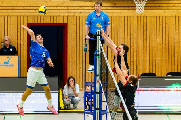 19.09.2026, GER, Volleyball, Maenner, Saison 26 27, 2.Bl Sued, Blue Volleys Gotha - TV 1895 Moemlingen Robin Stolle (Blue Volleys Gotha,8) 99867 Gotha Sporthalle Sportanlage Ernesti Thüringen Deutschland