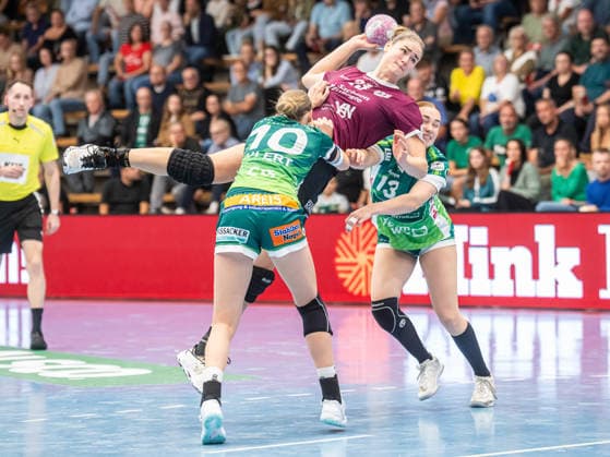 Marlene Tucholke (HC Leipzig, 23) wird beim Wurf von Matilda Ehlert (Frisch Auf Frauen, 10) und Aylin Bornhardt (Frisch Auf Frauen, 13) gestoert, Frisch Auf Goeppingen vs. HC Leipzig, Handball, 1. Bundesliga, Spielzeit 2026 2027, 19.09.2026 Frisch Auf Goeppingen vs. HC Leipzig, Handball, 1. Bundesliga, Spielzeit 2026 2027, 19.09.2026 Goeppingen Copyright: xMichaelxSchmidt Eibner-Pressefotx EP_MST