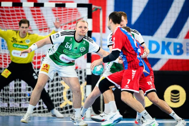 Bietigheim: HBL - 26 27 - SG BBM Bietigheim - TSV Hannover-Burgdorf Justus Fischer (Hannover), Dominik Claus (Bietigheim) Bietigheim-Bissingen Egetrans Arena Baden-Württemberg Deutschland