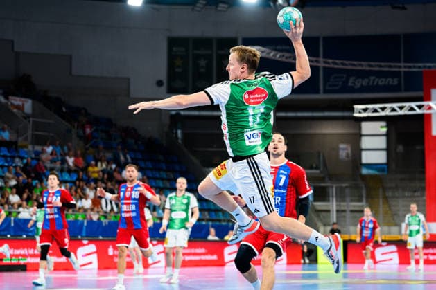 Bietigheim: HBL - 26 27 - SG BBM Bietigheim - TSV Hannover-Burgdorf August Pedersen (Hannover) Bietigheim-Bissingen Egetrans Arena Baden-Württemberg Deutschland