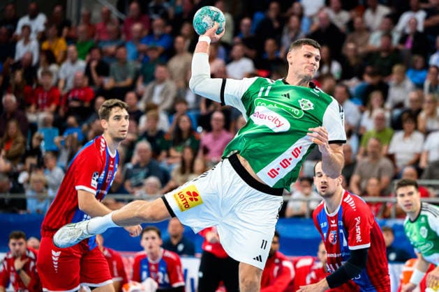 Bietigheim: HBL - 26 27 - SG BBM Bietigheim - TSV Hannover-Burgdorf Sebastian Heymann (Hannover) Bietigheim-Bissingen Egetrans Arena Baden-Württemberg Deutschland