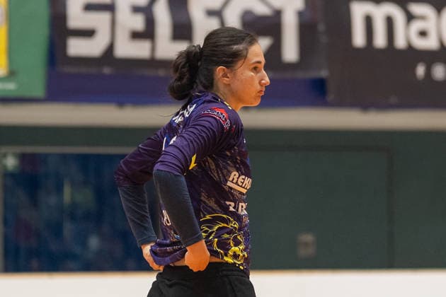 Nicoleta Petre (SG 09 Kirchhof, 16) ist rat- und machtlos gegen die Angriffe der Solingerinnen. HSV Solingen Graefrath 76 vs. SG 09 Kirchhof, Handball Frauen 2. Bundesliga, Alsco 2.HBL, 04. Spieltag, Saison 2026 2027, 19.09.2026 HSV Solingen Graefrath 76 vs. SG 09 Kirchhof, Handball Frauen 2. Bundesliga, Alsco 2. HBF, 04. Spieltag, Saison 2026 2027, 19.09.2026 Solingen Copyright: xEibner-Pressefoto ThomasxHaeslerx EP_THR