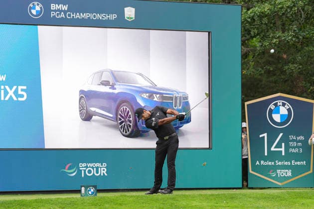 VIRGINIA WATER, ENGLAND - SEPTEMBER 19: Aaron Rai (ENG) plays from the fourteenth tee during Round 3 at the BMW PGA, Golf Herren Championship at Wentworth Golf Club, Virginia Water on September 19, 2026 in Surrey, England The BMW PGA Championship