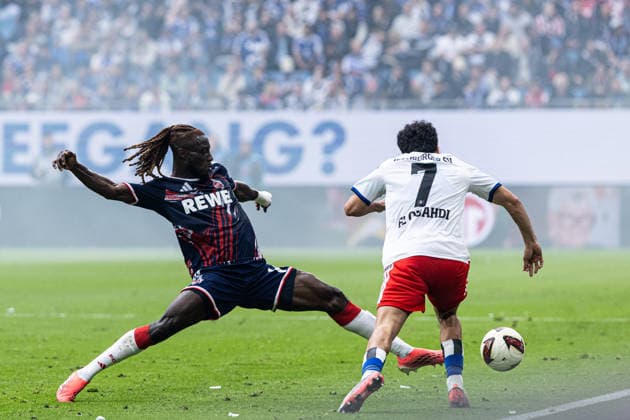 1. Fußball Bundesliga: Hamburger SV - 1. FC Köln; 19.09.2026 Gideon Mensah (1. FC Köln, 14), Zakaria El Ouahdi (Hamburger SV, 7) 1. Fußball Bundesliga 4. Spieltag: Hamburger SV - 1. FC Köln; Volksparkstadion, Hamburg; 19.09.2026 DFL regulations prohibit any use of photographs as image sequences and or quasi video. Copyright: xBEAUTIFULxSPORTS Buriakovx