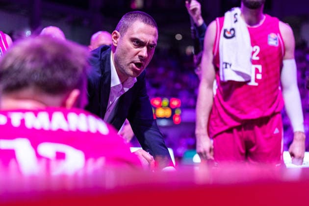 easyCredit Basketball Bundesliga, Telekom Baskets Bonn vs. Veolia Towers Hamburg, 19.09.2026 Marko Stankovic (Telekom Baskets Bonn - Headcoach) in der Auszeit -- easyCredit Basketball Bundesliga, Telekom Baskets Bonn vs. Veolia Towers Hamburg, 19.09.2026, Telekom Dome Bonn Copyright: xBEAUTIFULxSPORTS Derixx