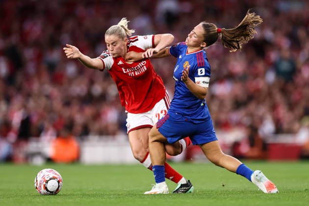 Sport Bilder des Tages Arsenal v Manchester United, ManU 19 September 2026, London - Women s Super League - Arsenal v Manchester United - Alessia Russo of Arsenal and Maya Le Tissier of Manchester United - Photo: Jacques Feeney Offside. London UK Copyright: xJacquesxFeeneyx xOffsidexOffside
