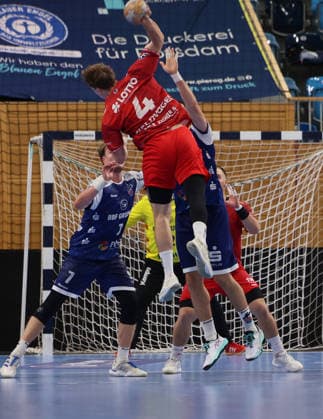GER HBL2 Saison 2026 2027 VfL Potsdam vs EULEN Ludwigshafen, 19.09.26, MBS Arena, Potsdam Nicolas WALDVOGEL (Eulen Ludwigshafen 4) wirft aus dem Rückraum und überwindet erfolgreich die VfL-Abwehr