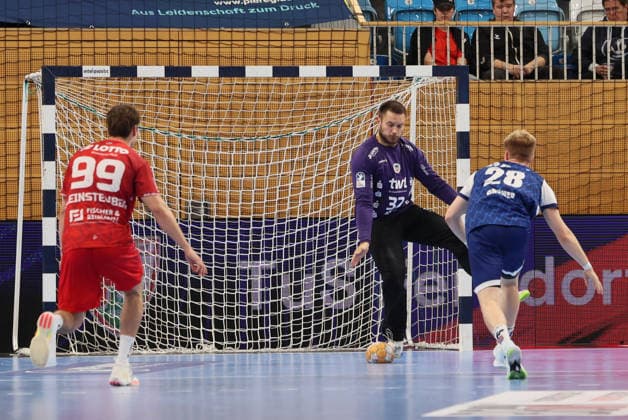 GER HBL2 Saison 2026 2027 VfL Potsdam vs EULEN Ludwigshafen, 19.09.26, MBS Arena, Potsdam Janis BOIECK (Eulen Ludwigshafen 32) mit Parade gegen Jan GRÜNER (1.VfL Potsdam 28), Siebenmeter, Strafwurf