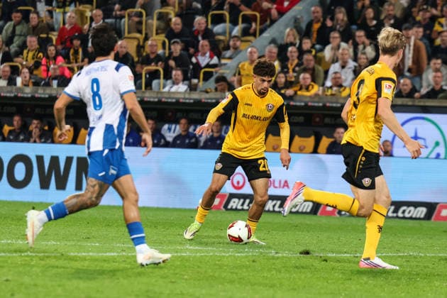 Deutschland: 2. Bundesliga 2026 2027, 7. Spieltag, Dynamo Dresden - Hertha BSC, Rudolf-Harbig-Stadion (Dresden): Aktion von Ben Bobzien (Dynamo Dresden, 20) Copyright: xLucasxWalterx