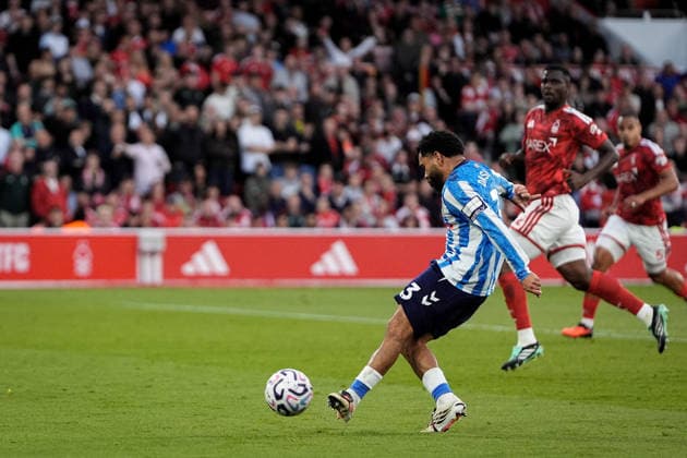 Nottingham Forest FC v Coventry City - Premier League 2026 27 Jay Dasilva of Coventry City scores to make it 0-1 during the Premier League match between Nottingham Forest and Coventry City at the City Ground in Nottingham, United Kingdom, on September 19, 2026. Nottingham Nottinghamshire United Kingdom  Copyright: xNewsxImagesx originalFilename:cosgrove-premierl260919_np0cv