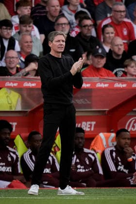 Nottingham Forest FC v Coventry City - Premier League 2026 27 Oliver Glasner, manager of Nottingham Forest, gives instructions to his team during the Premier League match between Nottingham Forest and Coventry City at the City Ground in Nottingham, United Kingdom, on September 19, 2026. Nottingham Nottinghamshire United Kingdom  Copyright: xNewsxImagesx originalFilename:cosgrove-premierl260919_np3Uo