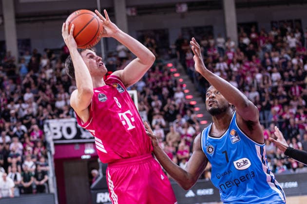 Sport Bilder des Tages easyCredit Basketball Bundesliga, Telekom Baskets Bonn vs. Veolia Towers Hamburg, 19.09.2026 Kenan Reinhart (Telekom Baskets Bonn 8) macht seine ersten BBL-Punkte -- easyCredit Basketball Bundesliga, Telekom Baskets Bonn vs. Veolia Towers Hamburg, 19.09.2026, Telekom Dome Bonn Copyright: xBEAUTIFULxSPORTS Derixx