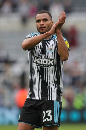 Newcastle United v Hull City, Premier League Jacob Murphy of Newcastle United applauds fans during the Premier League match between Newcastle United and Hull City at St. James s Park, Newcastle, UK on 19 September 2026. Newcastle St. James s Park Tyne and Wear UK Editorial use only DataCo restrictions apply See www.football-dataco.com , Copyright: xAlunxRobertsx PSI-24902-0090