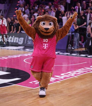 Maskottchen Bonni Telekom Baskets Bonn vs. Veolia Towers Hamburg 1.Spieltag - Saison 2026 27