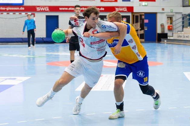 19.09.2026, xovx, Handball, Regionalliga Männer, TV Hüttenberg II - HSG Bretzenheim Wallau Massenheim v.l. Leopold Landenfeld (TV Hüttenberg II), Nick Bürkle (HSG Breckenheim Wallau Massenheim) Hüttenberg Sportzentrum Hessen Deutschland (DE)
