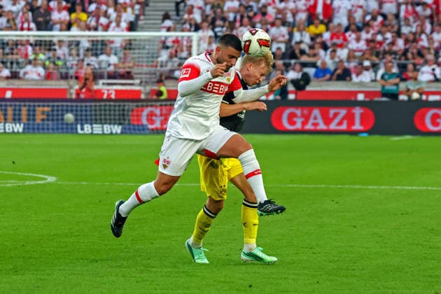 19.09.26 VfB Stuttgart - Borussia Dortmund Deutschland, Stuttgart, 19.09.2026, Fussball, Bundesliga, Saison 2026 2027, VfB Stuttgart - Borussia Dortmund: v.l. Deniz Undav (VfB Stuttgart), Daniel Svensson (Borussia Dortmund).