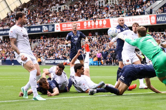 Millwall v West Ham United 19 September 2026, London - EFL Championship - Millwall v West Ham United - Jake Cooper of Millwall, Max Kilman of West Ham United and Konstantinos Mavropanos of West Ham United in the box - Photo: Jacques Feeney Offside. London UK Copyright: xJacquesxFeeneyx xOffsidexOffside