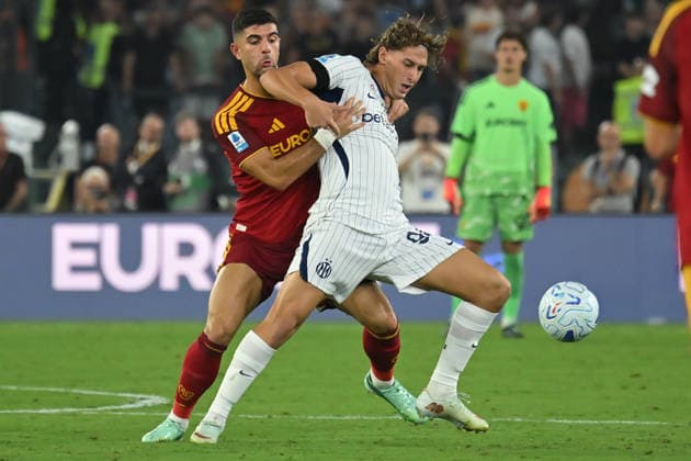 Soccer, Serie A match , Roma v Inter Konstantinos Koulierakis of Roma,Francesco Pio Esposito of Inter during the Serie A match between Roma v Inter at Olympic stadium. Rome (Italy), September 19h, 2026 Imago-Images Emmefoto Copyright: xImago-Images Emmefotox