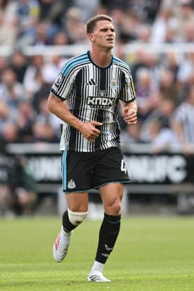 Newcastle United v Hull City - Premier League 2026 27 Sven Botman of Newcastle United during the Premier League match between Newcastle United and Hull City at St. James s Park in Newcastle, on September 19, 2026. Newcastle Tyne and Wear United Kingdom  Copyright: xMIxNewsx originalFilename:fletcher-newcastl260919_npSPb