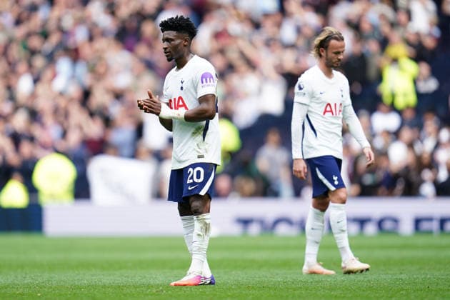 Tottenham Hotspur v Aston Villa FC - Premier League 2026 27 Mohammed Kudus of Tottenham Hotspur applauds the crowd at full time during the Premier League match between Tottenham Hotspur and Aston Villa at Tottenham Hotspur Stadium in London, United Kingdom, on September 19, 2026. United Kingdom  Copyright: xNewsxImagesx originalFilename:cosgrove-premierl260919_np7T5.jpg