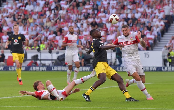 19.09.2026, xblx, Fussball 1.Bundesliga, VfB Stuttgart - Borussia Dortmund v.l. Maximilian Beier (Borussia Dortmund), Maximilian Mittelstaedt Mittelstädt (VfB Stuttgart), Josha Vagnoman (VfB Stuttgart), Serhou Guirassy (Borussia Dortmund), Jeff Chabot (VfB Stuttgart) (DFL DFB REGULATIONS PROHIBIT ANY USE OF PHOTOGRAPHS as IMAGE SEQUENCES and or QUASI-VIDEO) Stuttgart