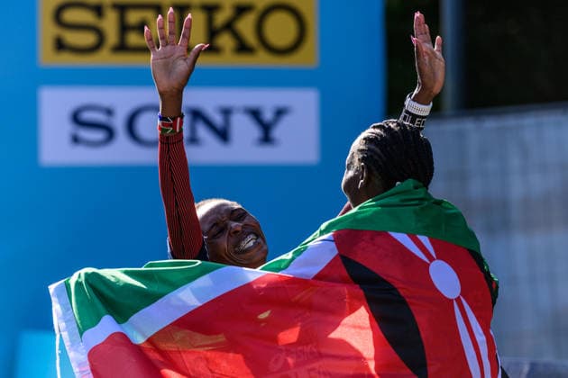 Sport Bilder des Tages 260920 Veronica Loleo of Kenya and Agnes Jebet Ngetich of Kenya celebrate during the Copenhagen Half Marathon in the World Athletics Road Running Championships on September 20, 2026 in Copenhagen. Photo: Mathilda Schuler BILDBYRAN kod MA MA1036 friidrott athletics friidrett world athletics road running championships copenhagen half marathon 2026 bbeng half marathon jubel Copyright: MATHILDAxSCHULER BB260920MA027