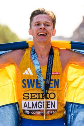 260920 Andreas Almgren of Sweden celebrates after the Copenhagen Half Marathon in the World Athletics Road Running Championships on September 20, 2026 in Copenhagen. Photo: Mathilda Schuler BILDBYRAN kod MA MA1036 friidrott athletics friidrett world athletics road running championships copenhagen half marathon 2026 bbeng half marathon jubel Copyright: MATHILDAxSCHULER BB260920MA038