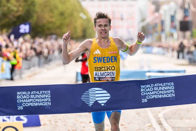 260920 Andreas Almgren of Sweden celebrates after the Copenhagen Half Marathon in the World Athletics Road Running Championships on September 20, 2026 in Copenhagen. Photo: Mathilda Schuler BILDBYRAN kod MA MA1036 friidrott athletics friidrett world athletics road running championships copenhagen half marathon 2026 bbeng half marathon jubel Copyright: MATHILDAxSCHULER BB260920MA057