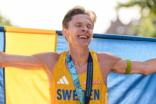 260920 Andreas Almgren of Sweden celebrates after the Copenhagen Half Marathon in the World Athletics Road Running Championships on September 20, 2026 in Copenhagen. Photo: Mathilda Schuler BILDBYRAN kod MA MA1036 friidrott athletics friidrett world athletics road running championships copenhagen half marathon 2026 bbeng half marathon jubel Copyright: MATHILDAxSCHULER BB260920MA061