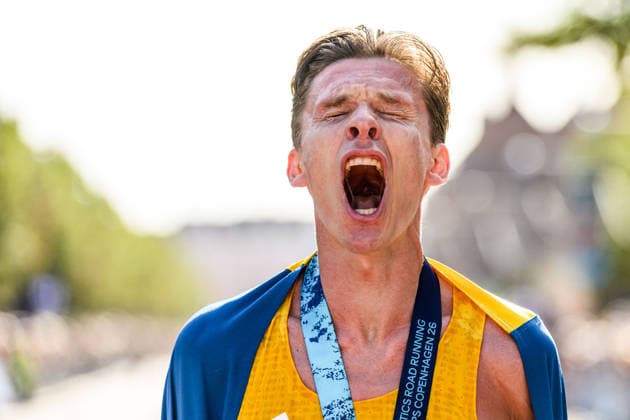 260920 Andreas Almgren of Sweden celebrates after the Copenhagen Half Marathon in the World Athletics Road Running Championships on September 20, 2026 in Copenhagen. Photo: Mathilda Schuler BILDBYRAN kod MA MA1036 friidrott athletics friidrett world athletics road running championships copenhagen half marathon 2026 bbeng half marathon jubel Copyright: MATHILDAxSCHULER BB260920MA066