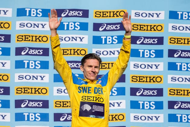 260920 Andreas Almgren of Sweden celebrates on the podium after the Copenhagen Half Marathon in the World Athletics Road Running Championships on September 20, 2026 in Copenhagen. Photo: Mathilda Schuler BILDBYRAN kod MA MA1036 friidrott athletics friidrett world athletics road running championships copenhagen half marathon 2026 bbeng half marathon jubel Copyright: MATHILDAxSCHULER BB260920MA073