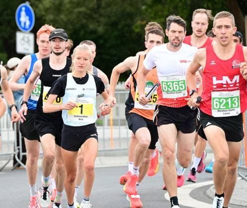 20.09.2026 xkhx Kassel Kassel Marathon 2026 Halbmarathon Männer und Frauen (Gelb Halb-, rot , Marathon, grün Staffel) Nina Reuther auf der Strecke