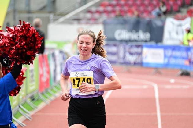 20.09.2026 xkhx Kassel Kassel Marathon 2026 Halbmarathon Männer und Frauen (Gelb Halb-, rot , Marathon, grün Staffel) im Ziel Anna Starostzik