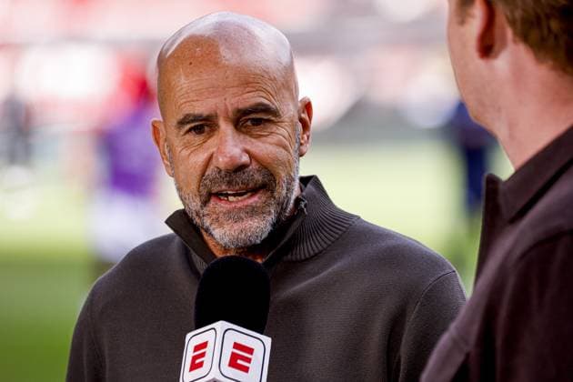 ENSCHEDE - PSV Eindhoven head coach Peter Bosz before the Eredivisie match between FC Twente and PSV Eindhoven at De Grolsch Veste stadium on September 20, 2026 in Enschede, the Netherlands. WART BRINKERHOF ANP Eredivisie 2026 27 xVIxANPxSportx xMarcelxterxBalsxIVx 569391539 originalFilename: 569391539.jpg
