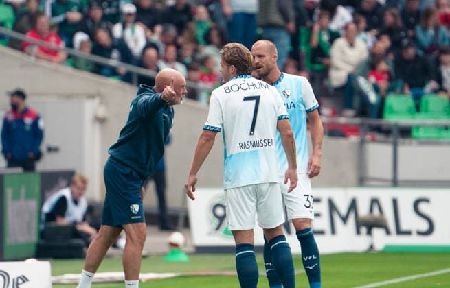Deutschland: Fussball 2.Bundesliga 2026 2027, 6. Spieltag - Hannover 96 vs VfL Bochum - Heinz von Heiden Arena Stadion (Hannover): Anweisungen des Trainers Uwe Rösler Uwe Roesler (Trainer VfL Bochum) Christian Rasmussen (VfL Bochum, 7) Philipp Hofmann (VfL Bochum, 33) Copyright: xAymanxAlahmedx