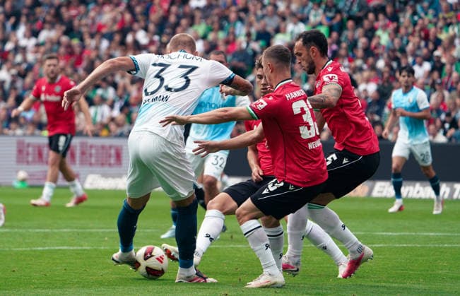 Deutschland: Fussball 2.Bundesliga 2026 2027, 6. Spieltag - Hannover 96 vs VfL Bochum - Heinz von Heiden Arena Stadion (Hannover): Torchance Philipp Hofmann (VfL Bochum, 33) Copyright: xAymanxAlahmedx