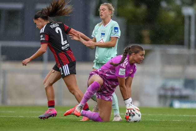 Sport Bilder des Tages GER, Frankfurt, Eintracht Frankfurt II vs Hertha BSC Berlin, 2. Frauen Bundesliga, Fussball, DFB, Spielzeit 2026 2027, Stadion am Brentanobad, 7. Spieltag im Bild v.l.: DFB DFL REGULATIONS PROHIBIT ANY USE OF PHOTOGRAPHS AS IMAGE SEQUENCES AND OR QUASI-VIDEO, 20.09.2026 Copyright: HMBxMedia HendrikxHamelau