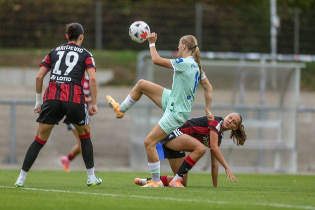 GER, Frankfurt, Eintracht Frankfurt II vs Hertha BSC Berlin, 2. Frauen Bundesliga, Fussball, DFB, Spielzeit 2026 2027, Stadion am Brentanobad, 7. Spieltag im Bild v.l.: Mina Matijevic (Eintracht Frankfurt II), Elfie Wellhausen (Hertha BSC Frauen 11) DFB DFL REGULATIONS PROHIBIT ANY USE OF PHOTOGRAPHS AS IMAGE SEQUENCES AND OR QUASI-VIDEO, 20.09.2026 Copyright: HMBxMedia HendrikxHamelau