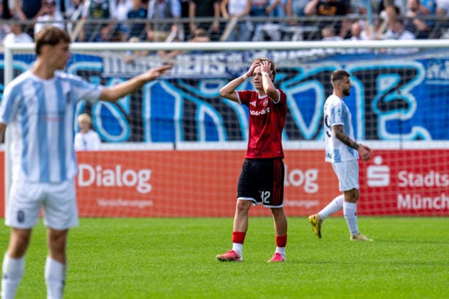 Fußball - Herren - Regionalliga Bayern - Saison 2026 2027 - 10. Spieltag - 20.09.2026 - TSV 1860 Muenchen - 1. FC Nuernberg II Luca Horst von 1. FC Nürnberg II reagiert auf das Geschehen ist enttäuscht Muenchen Stadion a.d. Gruenwalder Strasse Bavaria Deutschland