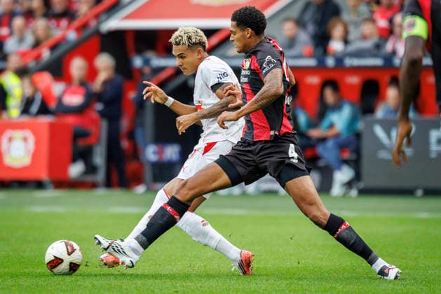 Sport Bilder des Tages LEVERKUSEN, GERMANY - SEPTEMBER 20, 2026: Antonio Nusa (RB Leipzig, 7), Jarell Quansah (Bayer 04 Leverkusen, 4) during the German Bundesliga match on gameday 4 between Bayer 04 Leverkusen vs. RB Leipzig at BayArena on September 20, 2026 in Leverkusen, Germany. DFL REGULATIONS PROHIBIT ANY USE OF PHOTOGRAPHS AS IMAGE SEQUENCES AND OR QUASI-VIDEO. Northrhine-Westphalia Germany Copyright: xAxelxKohringx