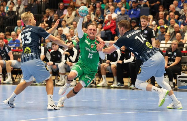 v.l. Zeb Bjerneld (Bergischer HC 33), Tobias Grondahl (Füchse Berlin 15), Gerdas Babarskas (Bergischer HC 14) GER, Bergischer HC vs. Fuechse Berlin, Handball, Opel Handball-Bundesliga, 5. Spieltag, Spielzeit 2026 2027, 20.09.2026 GER, Bergischer HC vs. Fuechse Berlin, Handball, Opel Handball-Bundesliga, 5. Spieltag, Spielzeit 2026 2027, 20.09.2026 Duesseldorf Copyright: xEibner-Pressefoto ThomasxStoeckex EP_TSR