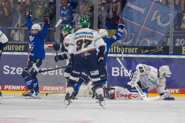 DEL, Deutsche Eishockey Liga Saison 2026 27, 2. Spieltag: Adler Mannheim gegen Eisbären Berlin - Matthias Plachta (22, Mannheim, nicht im Bild) erzielt den Ausgleichstreffer zum 2:2 Copyright: xUdoxHerrmannx