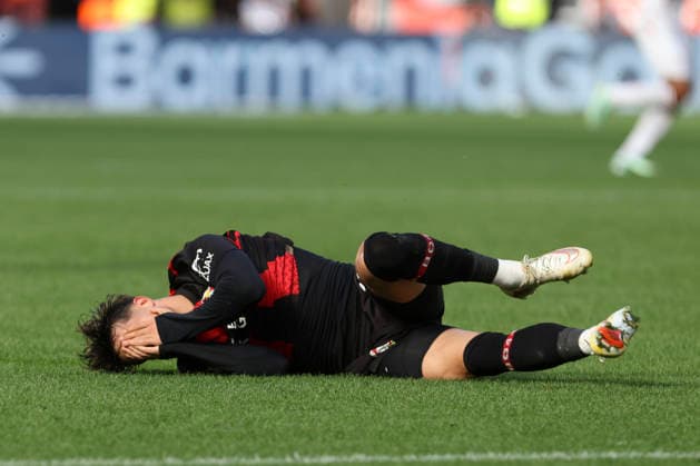 Afonso Moreira (Bayer 04 Leverkusen) liegt verletzt am Boden, gestikuliert, Gestik waehrend des Spiels der 1. Bundesliga zwischen Bayer 04 Leverkusen und RB Leipzig, BayArena am 20. September 2026 in Leverkusen, Deutschland. (Foto von Oliver Kaelke DeFodi Images) +++ Afonso Moreira (Bayer 04 Leverkusen) injured on the ground, gestures during the Bundesliga match between Bayer 04 Leverkusen and RB Leipzig at BayArena on September 20, 2026 in Leverkusen, Germany. (Photo by Oliver Kaelke DeFodi Images) DFB DFL REGULATIONS PROHIBIT ANY USE OF PHOTOGRAPHS AS IMAGE SEQUENCES AND OR QUASI-VIDEO. (Photo by Oliver Kaelke DeFodi Images) -