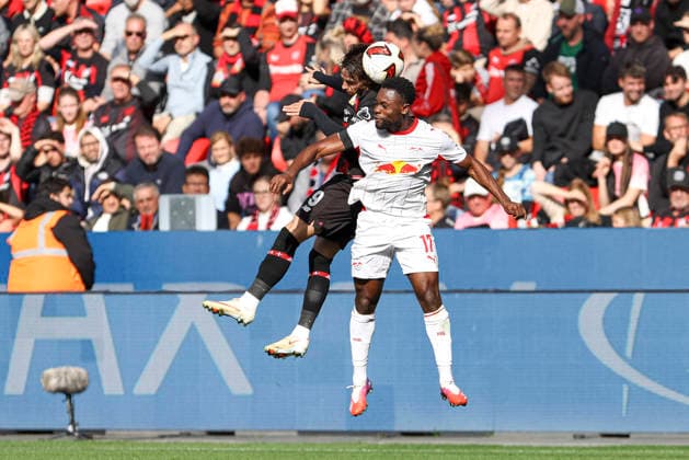 Afonso Moreira (Bayer 04 Leverkusen) und Ridle Baku (RB Leipzig) im Zweikampf waehrend des Spiels der 1. Bundesliga zwischen Bayer 04 Leverkusen und RB Leipzig, BayArena am 20. September 2026 in Leverkusen, Deutschland. (Foto von Oliver Kaelke DeFodi Images) +++ Afonso Moreira (Bayer 04 Leverkusen) und Ridle Baku (RB Leipzig) battle for the ball during the Bundesliga match between Bayer 04 Leverkusen and RB Leipzig at BayArena on September 20, 2026 in Leverkusen, Germany. (Photo by Oliver Kaelke DeFodi Images) DFB DFL REGULATIONS PROHIBIT ANY USE OF PHOTOGRAPHS AS IMAGE SEQUENCES AND OR QUASI-VIDEO. (Photo by Oliver Kaelke DeFodi Images) -