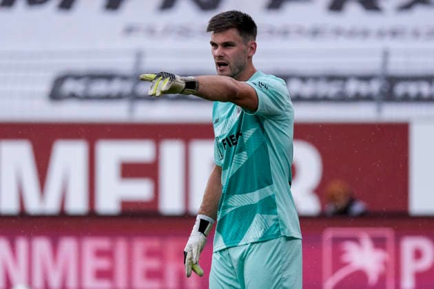 Morten Behrens (Torhüter, Münster, 1), gibt Anweisungen, gestikuliert, mit den Armen gestikulieren, Einzelbild, Einzelfoto, Aktion, Action, 20.09.2026, Mannheim (Deutschland), Fussball, 3. Liga, SV Waldhof Mannheim - SC Preußen Münster, DFB DFL REGULATIONS PROHIBIT ANY USE OF PHOTOGRAPHS AS IMAGE SEQUENCES AND OR QUASI-VIDEO.
