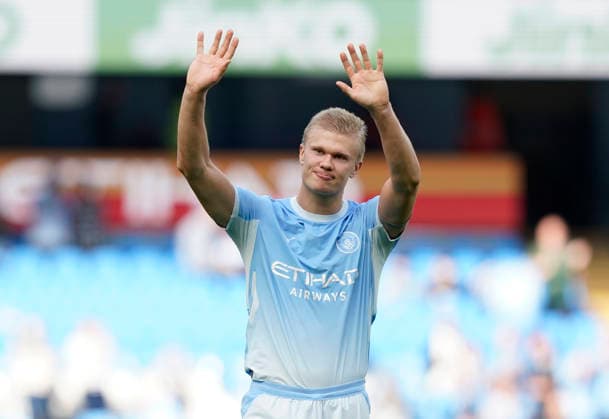 Manchester, England, 20th September 2026. Erling Haaland of Manchester City waves to the fans during the Manchester City vs Sunderland Premier League match at the Etihad Stadium, Manchester. Picture credit should read: Andrew Yates Sportimage EDITORIAL USE ONLY. No use with unauthorised audio, video, data, fixture lists, club league logos or live services. Online in-match use limited to 120 images, no video emulation. No use in betting, games or single club league player publications. SPI_084_AY_ManCity_Sunderland SPI-5012-0083