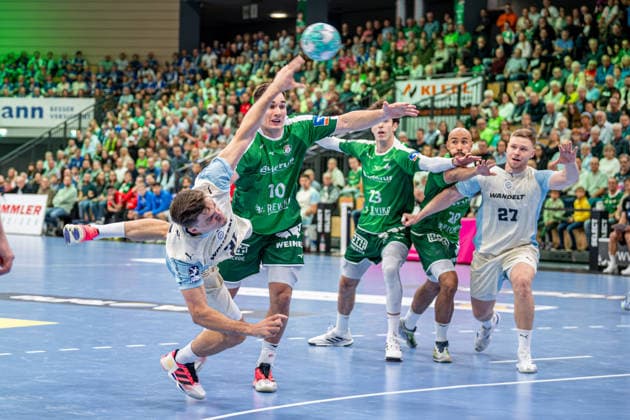 OPEL Handball Bundesliga; HSG Wetzlar - VfL Gummersbach, 20.09.26 Kay Smits (VfL Gummersbach, 31), Josip Simic (HSG Wetzlar, 10), Marti Soler (HSG Wetzlar, 23), Cyrill Akakpo (HSG Wetzlar, 20), Kristjan Horzen (VfL Gummersbach, 27) OPEL Handball Bundesliga; HSG Wetzlar - VfL Gummersbach: Wetzlar, 20.09.26 Copyright: xBEAUTIFULxSPORTS Roeczeyx
