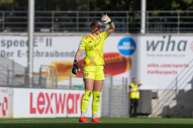 Rafaela Borggräfe Rafaela Borggraefe (Bayer 04 Leverkusen, 12) , Deutschland, Fussball, GooglePixel Frauen-Bundesliga, 5.Spieltag, 2026 2027, SC Freiburg vs. Bayer 04 Leverkusen, 20.09.2026, Dreisamstadion, Freiburg Freiburg Dreisamstadion Baden-Wuerttemberg Deutschland Copyright: xArnexAmbergx